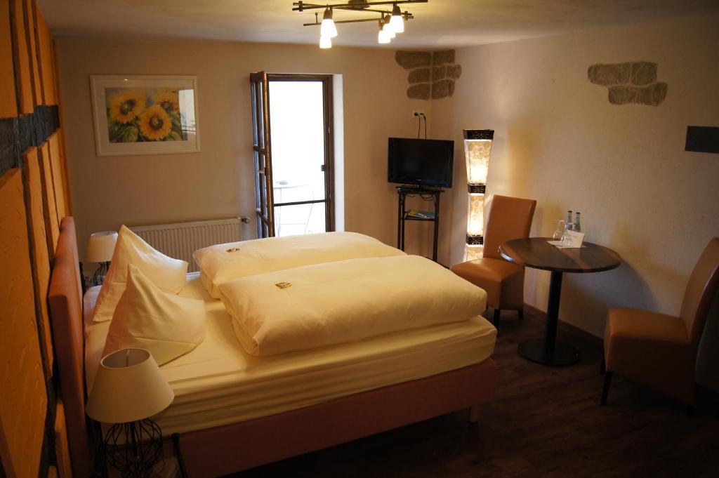 Hotel Land-Gast-Hof WALKMÜHLE Feuchtwangen Zimmer foto